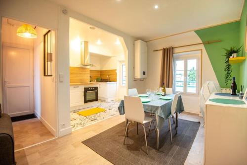 Mutfak, La Motte Bridard - 2 chambres - 1 canapé-lit - Parking - Jardin (La Motte Bridard - 2 chambres - 1 canape-lit - Parking - Jardin) in Auxerre