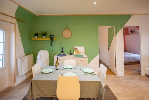 Tesis özellikleri, La Motte Bridard - 2 chambres - 1 canapé-lit - Parking - Jardin (La Motte Bridard - 2 chambres - 1 canape-lit - Parking - Jardin) in Auxerre