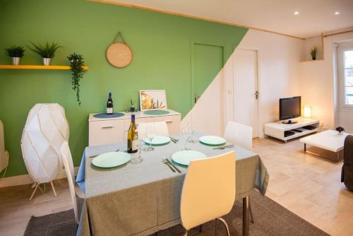 Tesis özellikleri, La Motte Bridard - 2 chambres - 1 canapé-lit - Parking - Jardin (La Motte Bridard - 2 chambres - 1 canape-lit - Parking - Jardin) in Auxerre