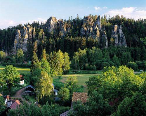 مناطق جذب قريبة, Penzion U Karabiny in Adrspach