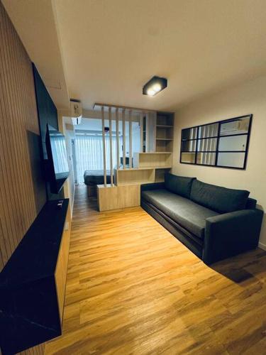 One-Bedroom Apartment image 2