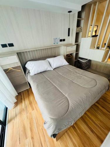 One-Bedroom Apartment image 1