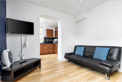 Aldgate Flats - image 7