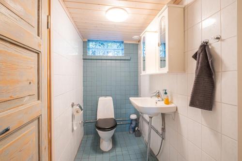 Guest apartment with authentic Finnish wooden sauna, 10 min drive from the airport, Helsinki (Foto 10)