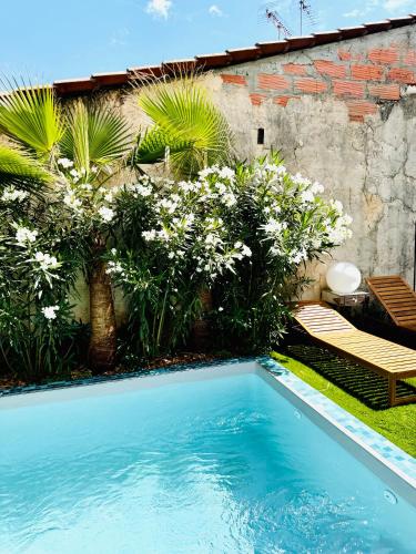 maison luxueuse avec piscine privee chauffee near Brasserie le Johnston