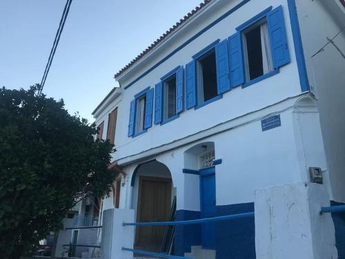 1860 renovated two floors neoclassical house gîte à louer Ríva