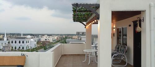 Haven Lodge Islamabad - 4BR Upper Apartment Private Entrance Rooftop & Jacuzzi - image 5