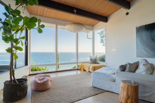 Malibu Retreat with Beach Access and Ocean View in Malibu, USA