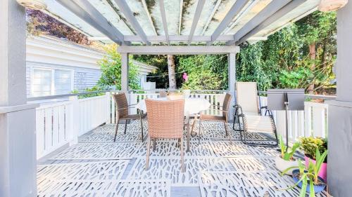 Ocean Park B&B in Surrey, Canada