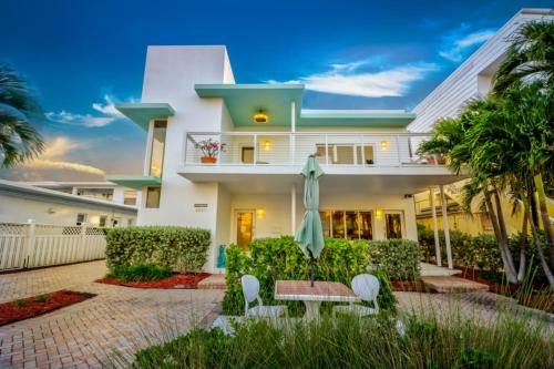Sea Spray Inn