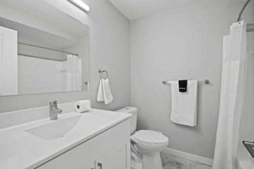 Serene 2 Bedroom Retreat in Rochester Hills in Rochester Hills, USA