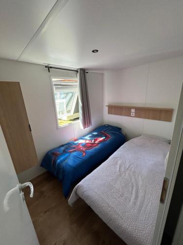 2 bedrooms, 4 beds