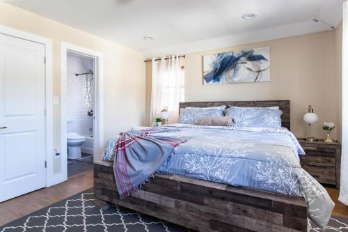 Guest suit with hot tub in Rosedale, USA