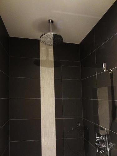 Small Single Room image 5