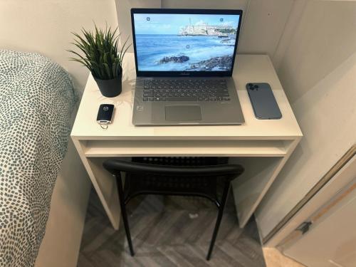 Quiet Partition Room in Tecom Barsha Heights, Dubaj (zdjęcie 5)