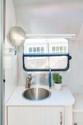 Baño, Off Grid RV Bermuda in Smith's