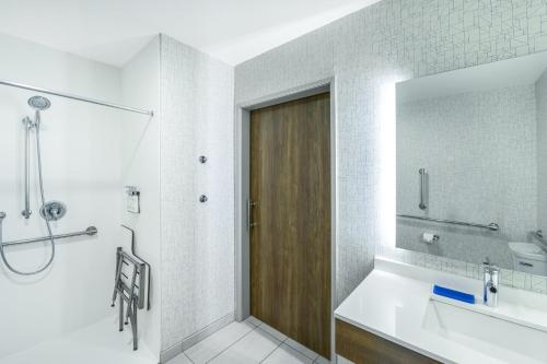 Holiday Inn Express & Suites - Gilbert - East Mesa by IHG