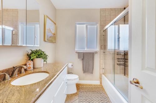 Exquisitely Crafted LA Residence in Gardena! in Gardena, USA