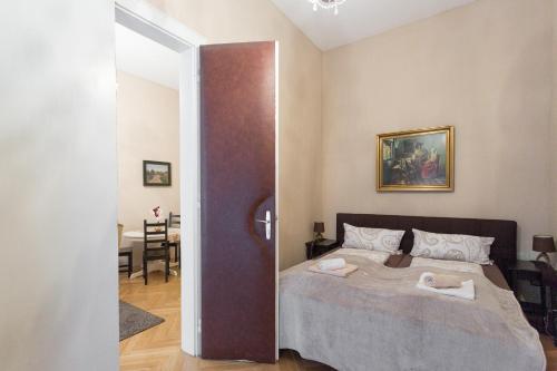 One-Bedroom Apartment -  Gonzagagasse 3, 1010 Vienna image 6