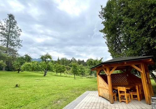 สวน, Apartmán Za vodou (Apartman Za vodou) in ปลอสติน