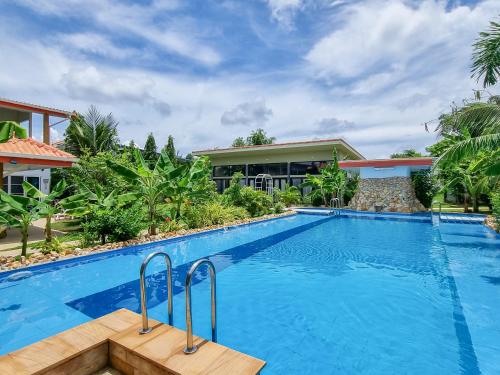 Tina's Living Paradise II - Guesthouses with private pool, 5 min to beach Tina's Living Paradise II - Guesthouses with private pool, 5 min to beach