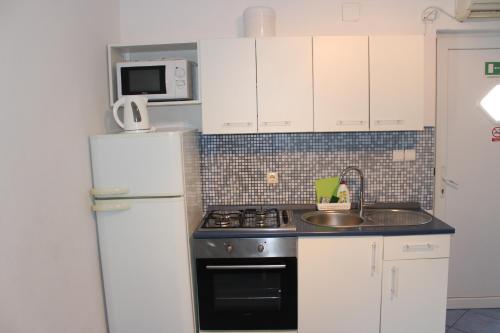Vidoni - apartmani Roza, Zastražišće (foto 6)
