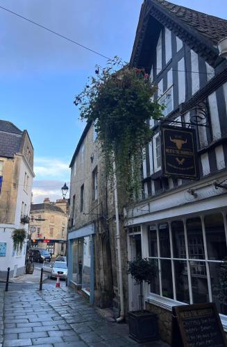 A környék, The Cabin in Bradford on Avon