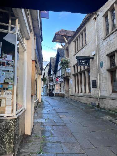 A környék, The Cabin in Bradford on Avon