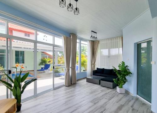 Tina's Living Paradise II - Guesthouses with private pool, 5 min to beach Tina's Living Paradise II - Guesthouses with private pool, 5 min to beach