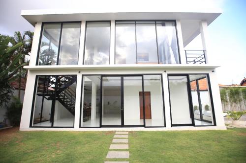 Villa Noeul Seminyak - Fast Wifi And Private Pool - Tap to explore photos