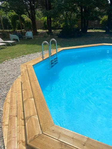 Úszómedence, Le Cocon de Curson Gîte le Cocon (Le Cocon de Curson Gite le Cocon) in Chanos-Curson