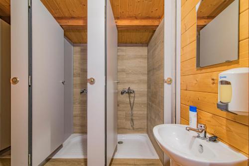 浴室, Alojamiento rural Caserio de la Fuente in 德伊方泰斯