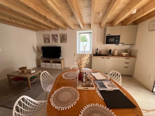 Maison 6 couchages entièrement rénovée gîte à louer Cleppé