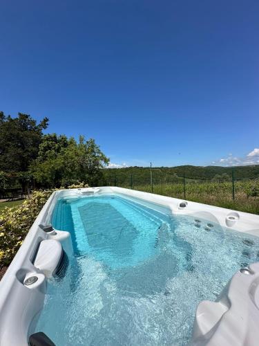 Whirlpool, Pensieri di Cavatina in Castelnuovo Berardenga