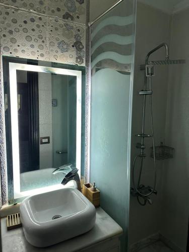Royal apartment for family rent 6 October - image 13