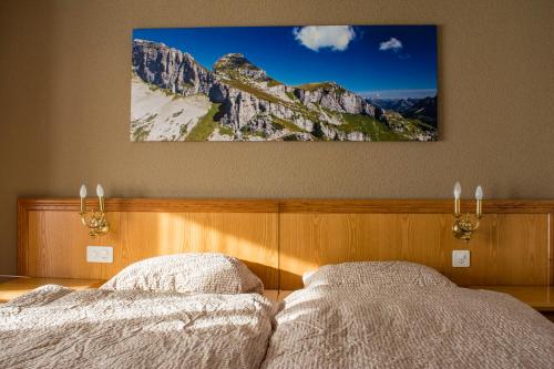 2 twin beds