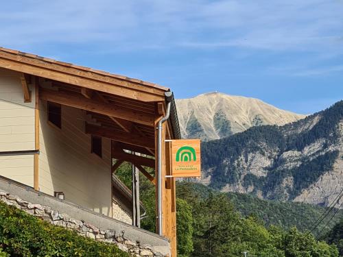 A környék, Ecolodge La Pastoulière (Ecolodge La Pastouliere) in La Javie