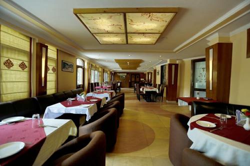 Restaurant, Sandhya Hot Spring Health Care in Tatapani