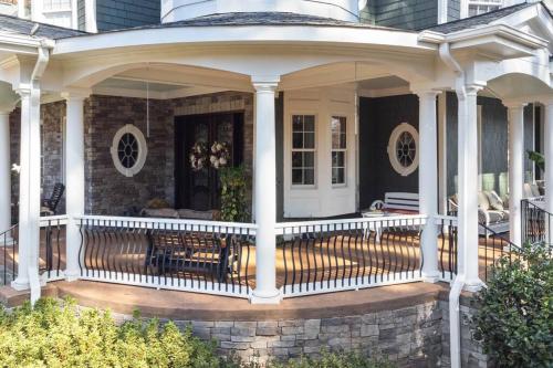 Chateau d' Amour - Where Love & Luxury Meet in Wake Forest