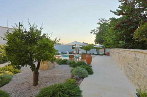 DON GEROLAMO Dimora Storica con piscina DON GEROLAMO Dimora Storica con piscina