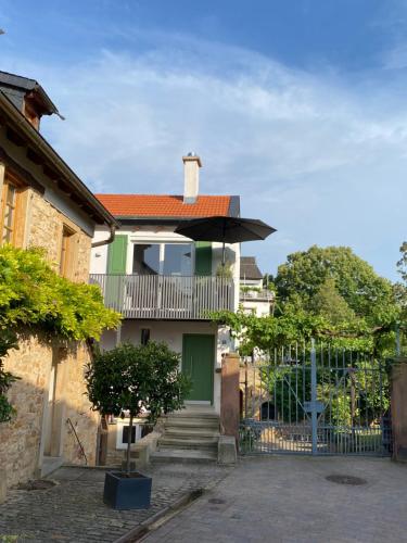 Häuschen am Turm in Deidesheim in Deidesheim, Deutschland