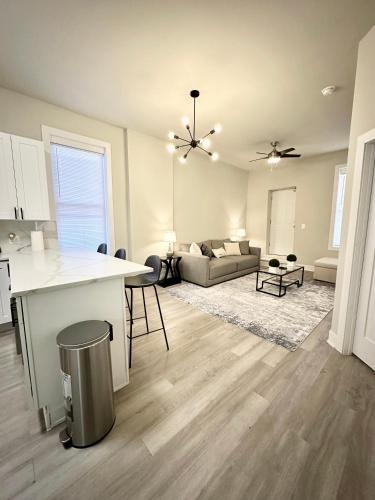 SMART STAYS - Pristine 3bd Oasis in Chicago #1R in Chicago, USA