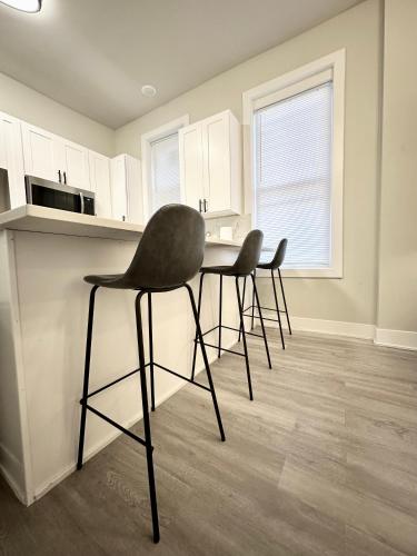 SMART STAYS - Pristine 3bd Oasis in Chicago #1R in Chicago, USA