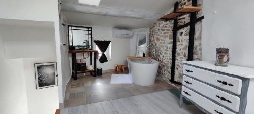Latipik in Lancon-Provence
