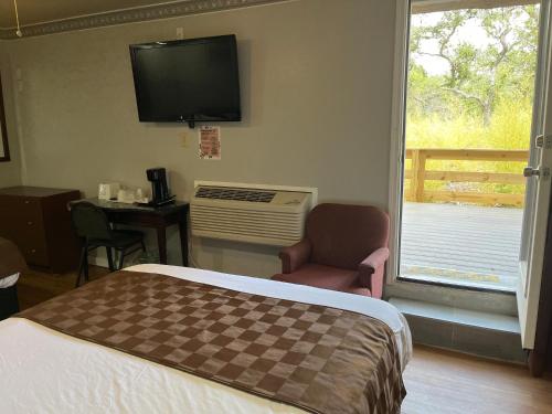 Outpost Motel in Dripping Springs, USA