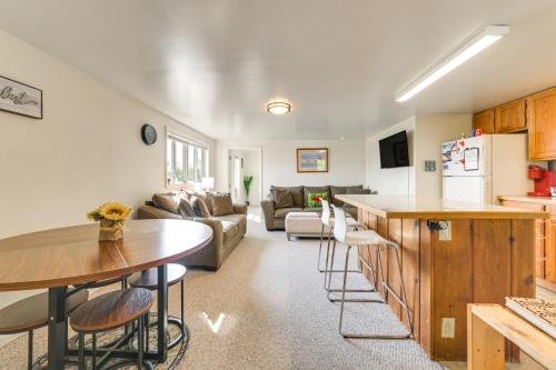 Cozy Apt Less Than 1 Mi Near Lake Huron and Mackinac Island! in Saint Ignace, USA