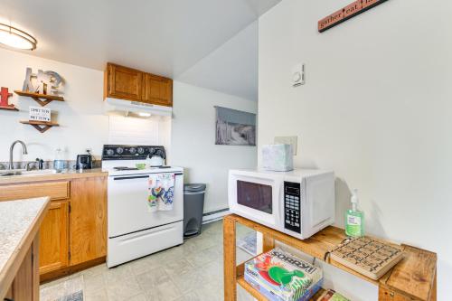 Cozy Apt Less Than 1 Mi Near Lake Huron and Mackinac Island! in Saint Ignace, USA