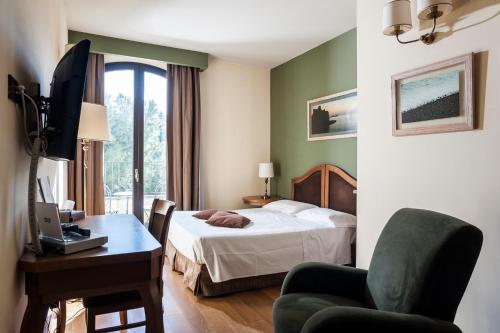 Best Western Hotel Santa Caterina Stop at Santa Caterina Hotel to discover the wonders of Acireale. The property features a wide range of facilities to make your stay a pleasant experience. 24-hour front desk, facilities for disabled 