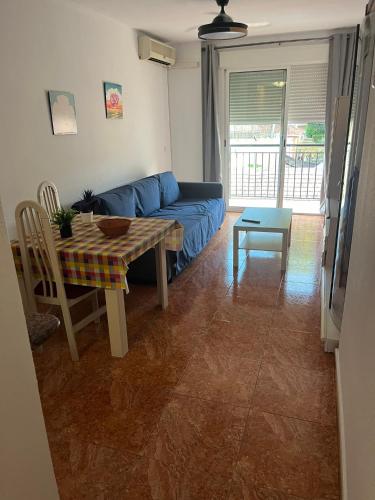 Piso con balcón (Piso con balcon) in ปวยร์โต เด มาซาร์รอน