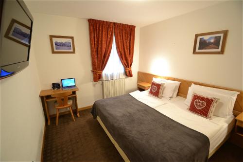 Hotel Piccolo Tibet - image 9